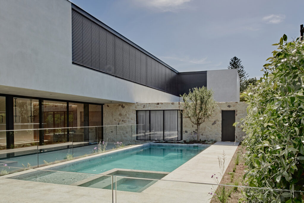 5e4ccc333c2c2 Courtyard North East