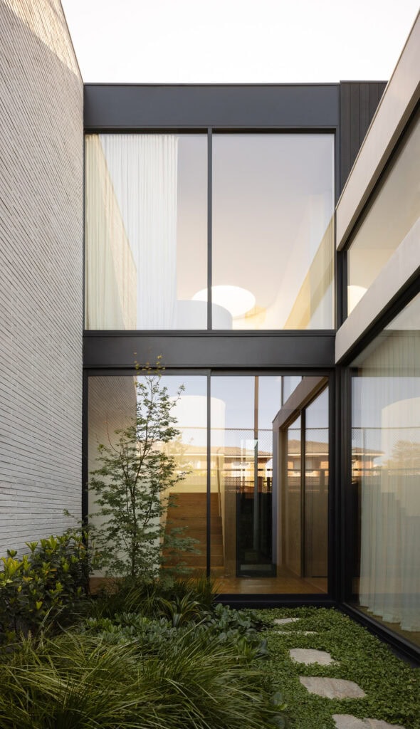 Caulfield North House 24